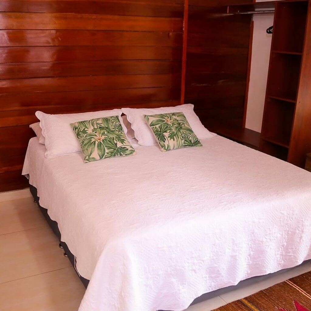 Standard Double Room, for 1 or 2 guests, the private room offers a beautiful view of the gardens and the mountain. It has a private bathroom and a double bed. Ideal for those traveling with their partner or spouse.